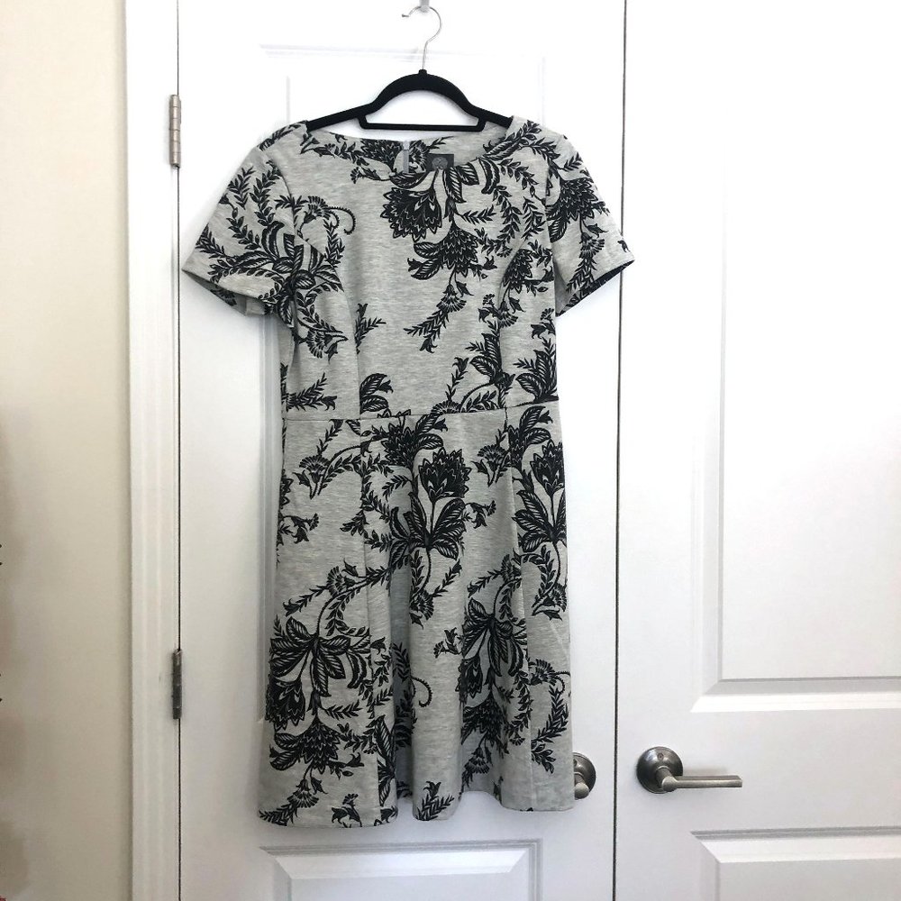 NWOT Vince Camuto Black and Gray Floral Print Dress